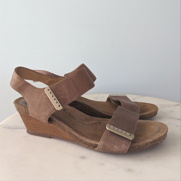 Sofft Verdi Brown/Gray Leather Wedge Sandals - Picture 6 of 13